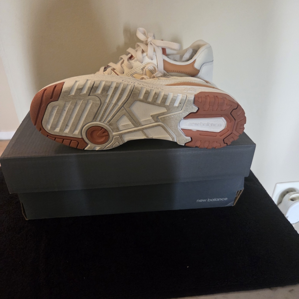 New Balance Off-White and Brown Sneakers. Worn Once! Excellent Pre-owned Cond. - Picture 5 of 5